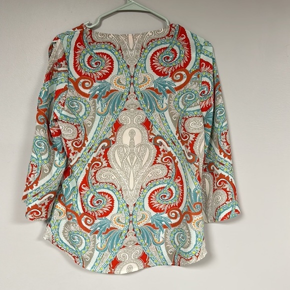 Super Cute, Crosby. 3/4 slitted BELL Sleeve Boho Multicolored blouse size S - Picture 3 of 7